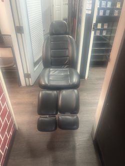Tattoo chair
