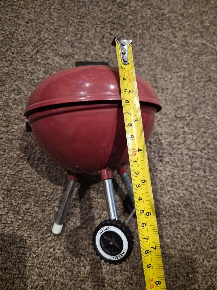 Vintage Mini Weber Grills | Collectible Red Charcoal Kettle Miniature BBQ | Dollhouse Decor | Retro Grill Toy Display | BBQ Lover Gift