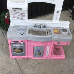 Play Kitchen 
