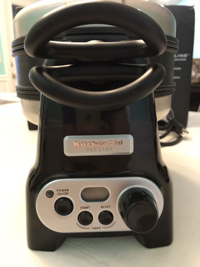 (Open Box) KitchenAid Pro Line Series Espresso Maker w/ Dual Independent  Boiler for Sale in Queens, NY - OfferUp