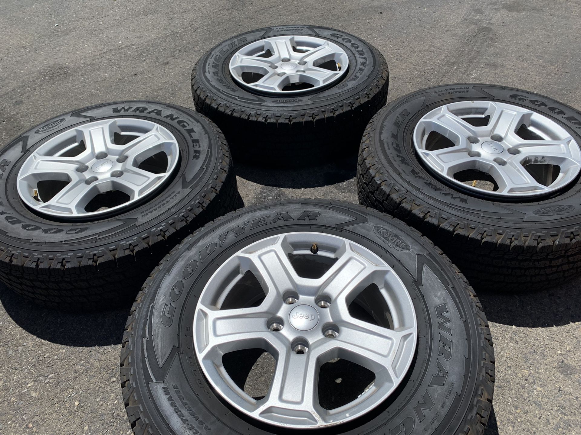2019 Jeep Wheels and Tires. LIKE NEW!!