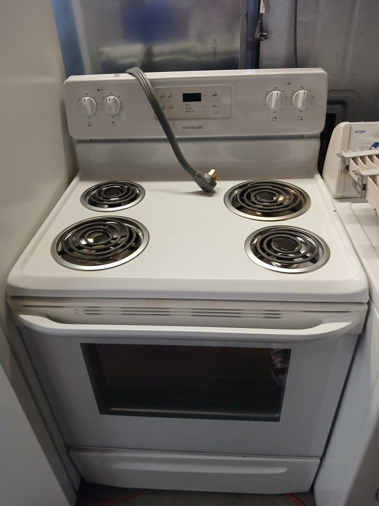 Frigidaire Electric Stove