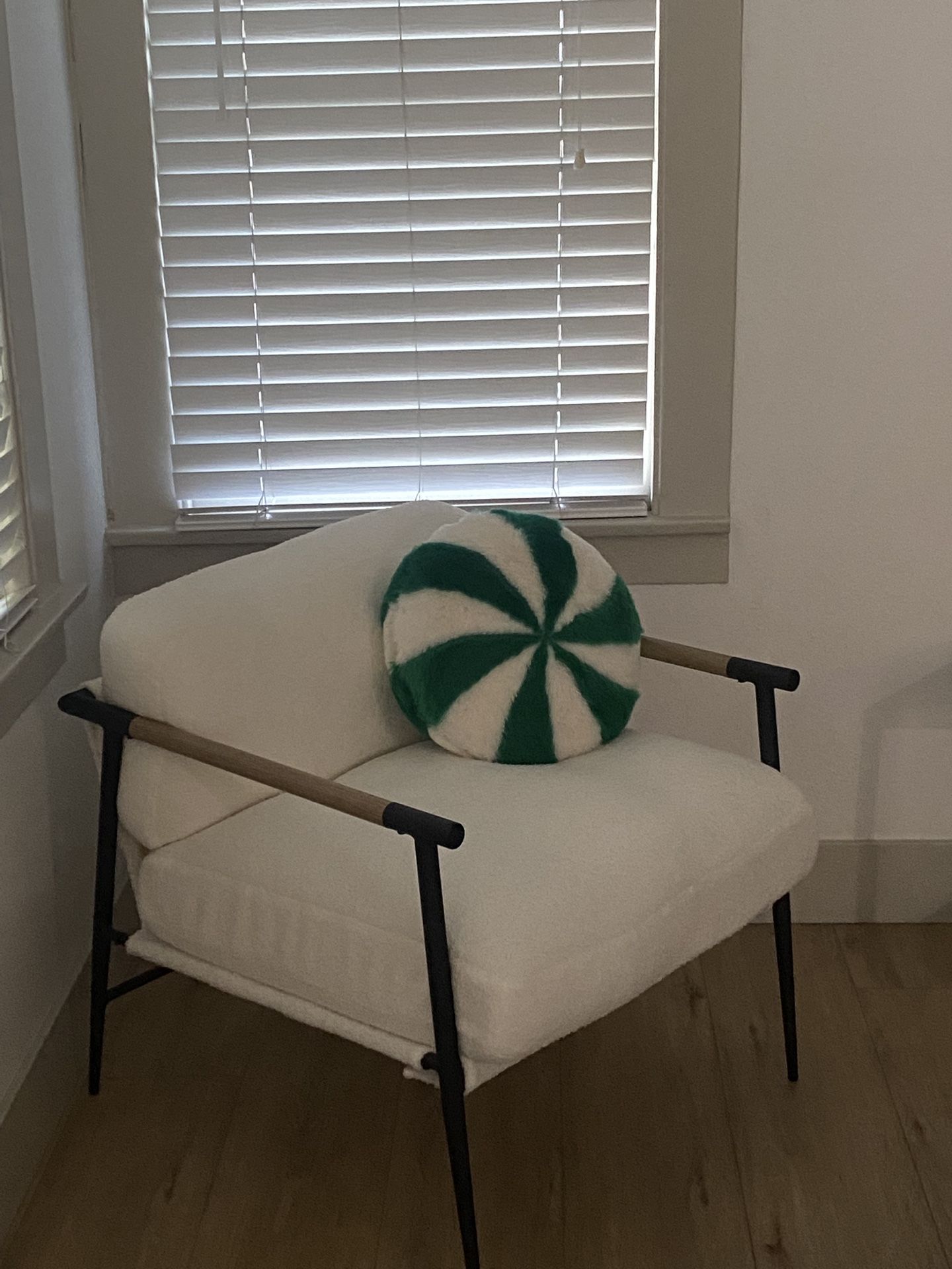 LukeAlon Mid Century Sherpa Accent Chairs Set of 2, Ultra Soft Living Room Chairs with Metal Legs