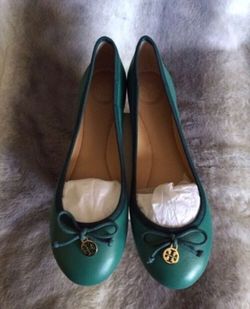 New Tory burch leather flats sz 8