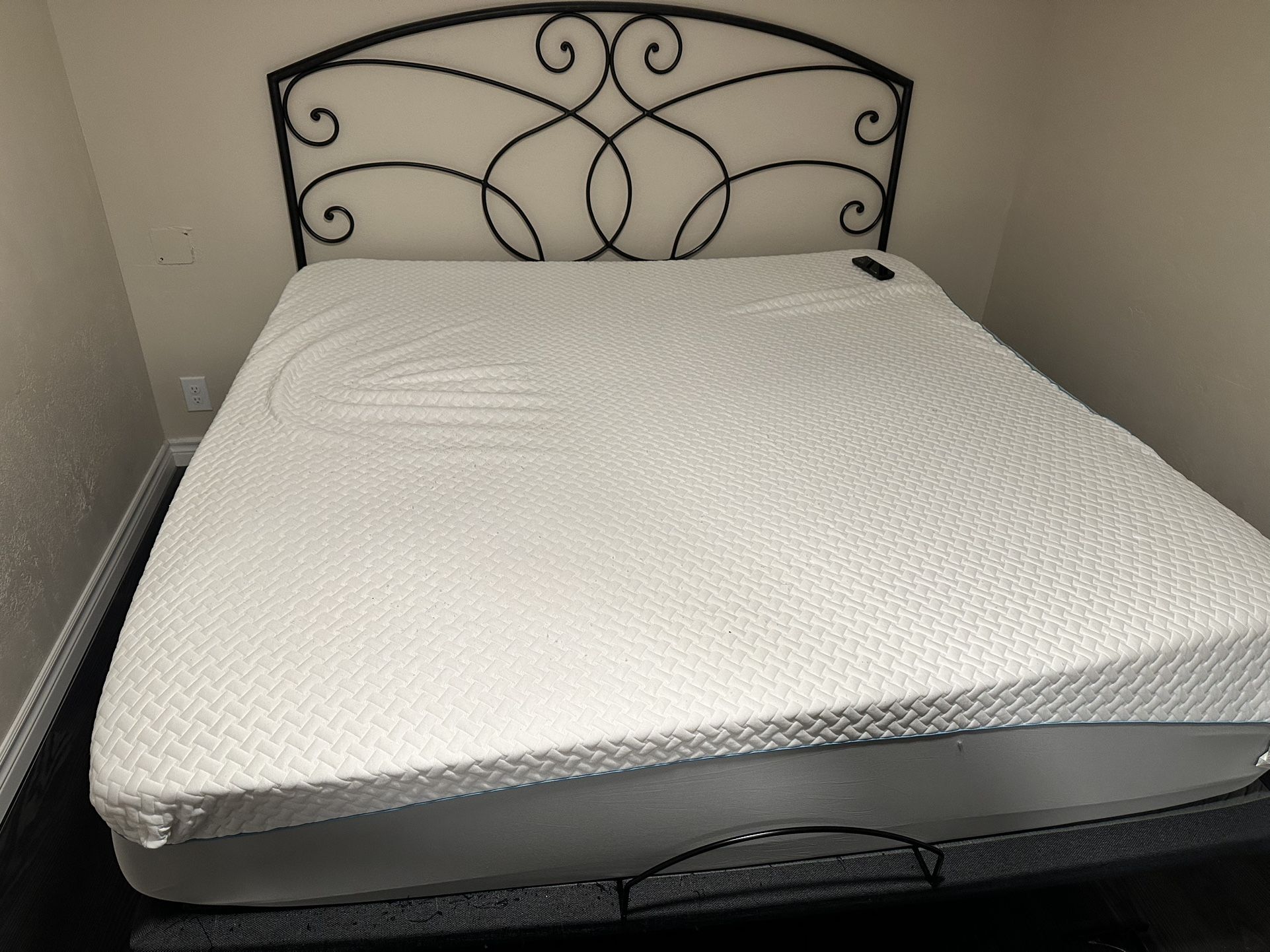 Sleep number King iLE w/adjustable base