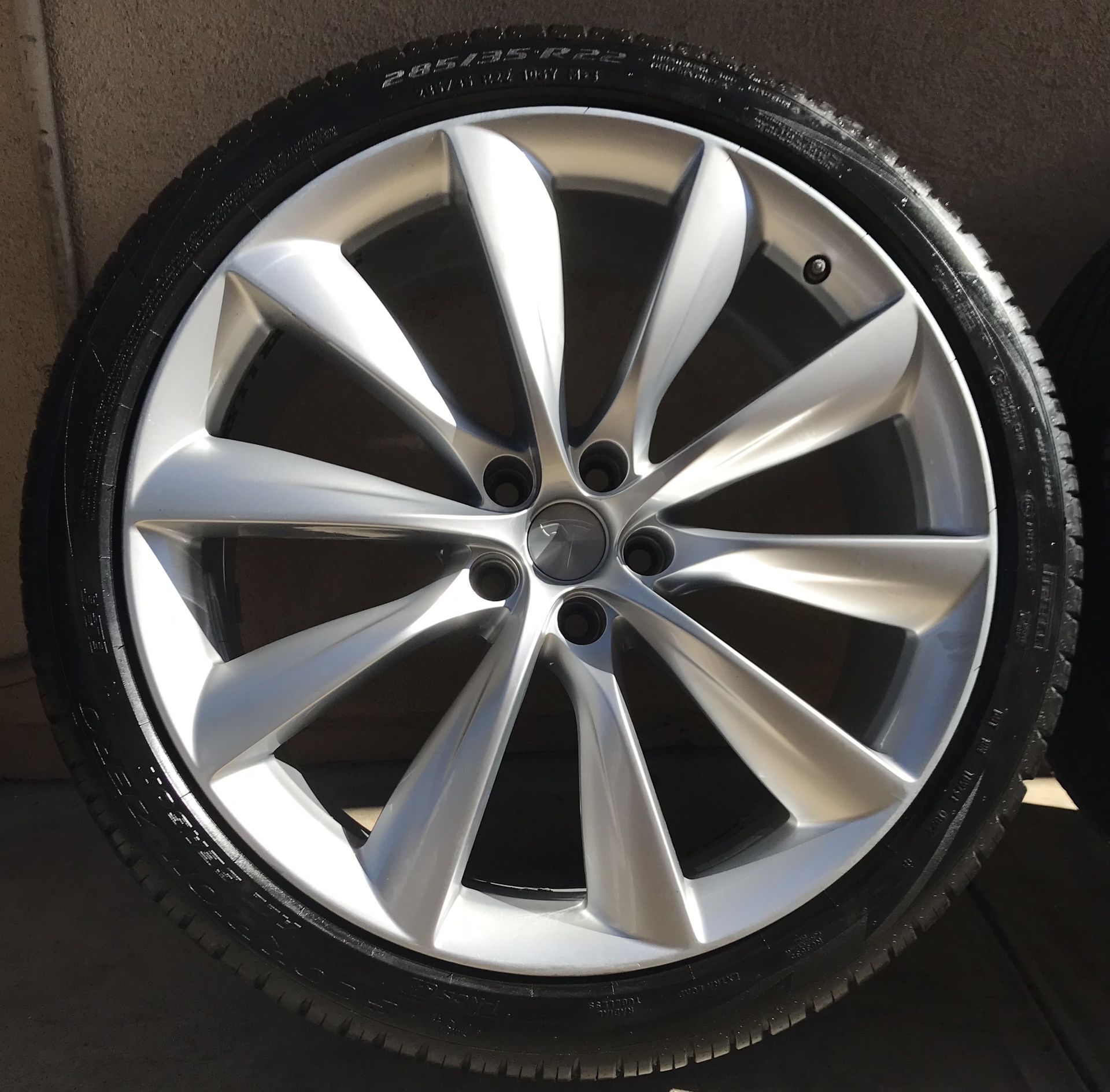 Tesla Model X 22” Wheels Pirelli tires for Sale in Yorba Linda, CA