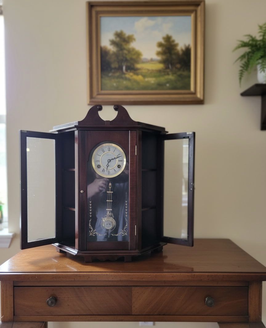 Cool Clock Can Hang Up