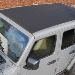 Looking to trade my white freedom top + cash for sky one touch top 