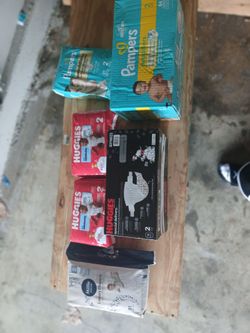 Baby diapers lot size 2