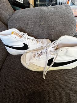 Nike Blazer Mid ’77 White/Black — Women’s 9.5