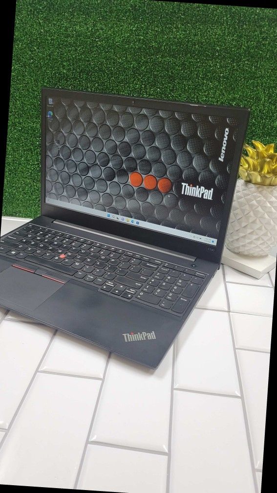 Lenovo Thinkpad E590 8th gen i5 quad core 16gb ram 500gb SSD