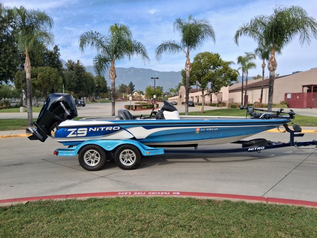 Nitro Z9 BASS BOAT