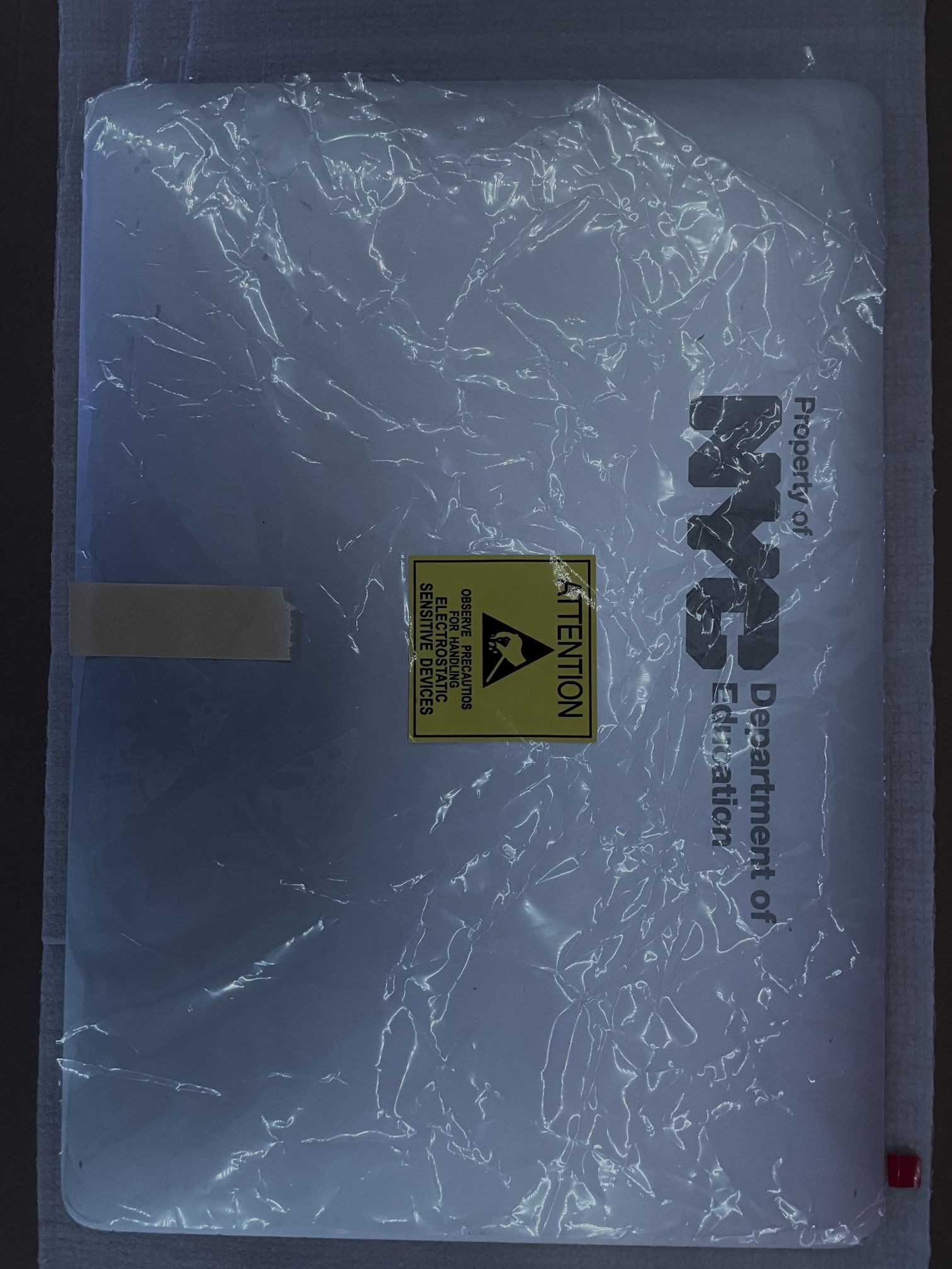 MacBook Air M1 2020 Screen (Broken / For Parts)