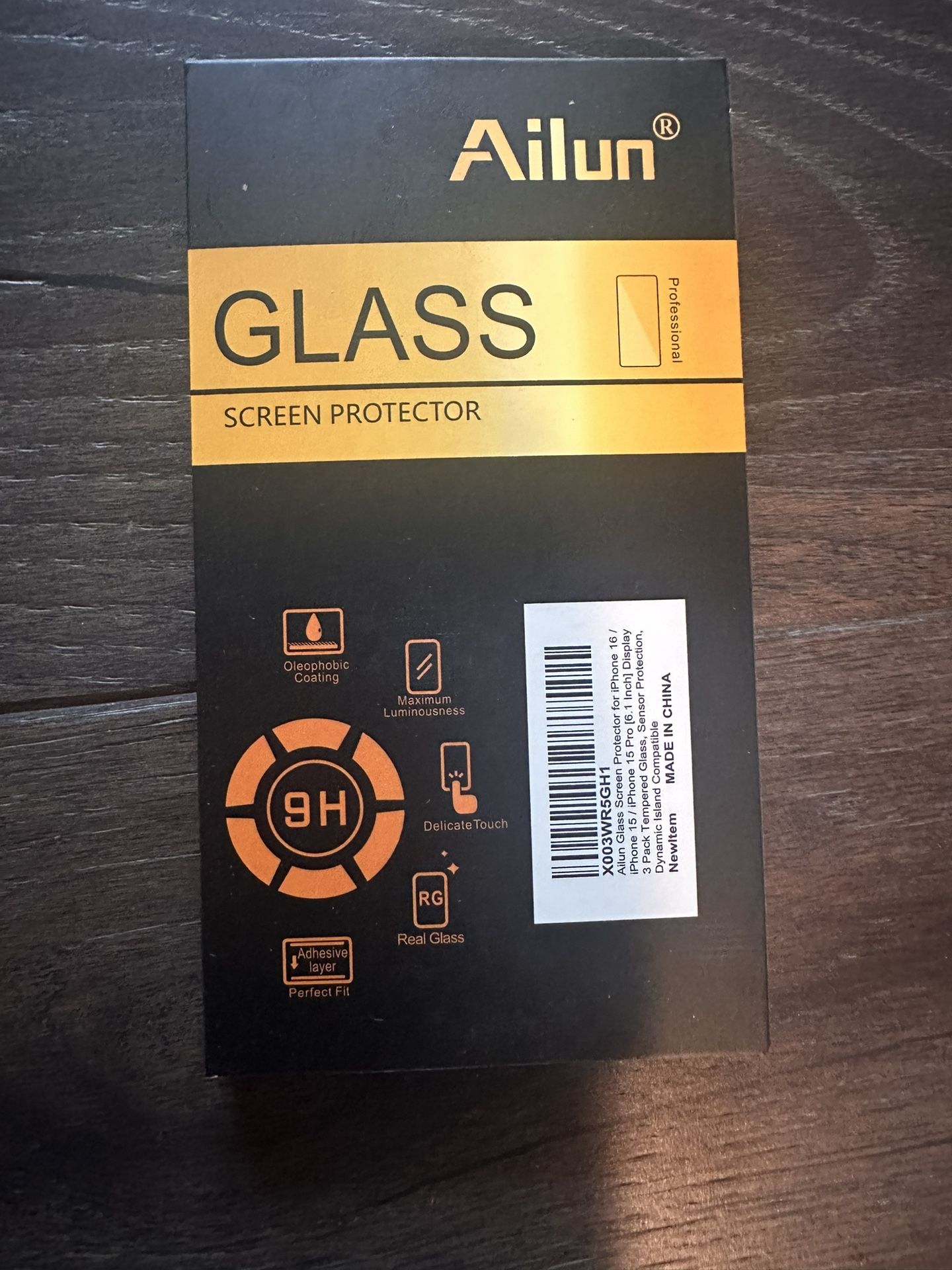 Ailun Glass Screen Protector – iPhone 13/13 Pro (6.1”)