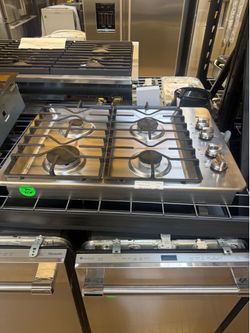 GE 30” gas cooktop