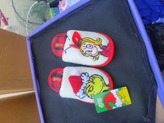 11-12 Kids Grinch Slippers New $5