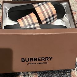 Burberry Slides Size:10