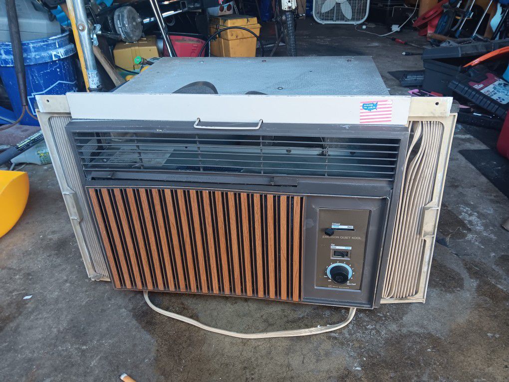 Emerson Quiet Kool Air Conditioner 