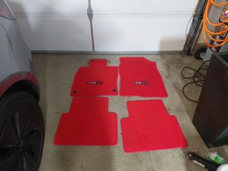 Type r floor mats