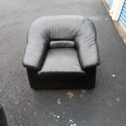 Black Italian Leather Three-piece Couch Set