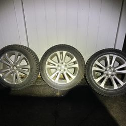 Rims And Tires Almost New 215 / 55 R17 