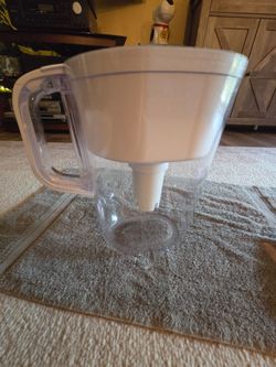 Brita water pitcher w/filter