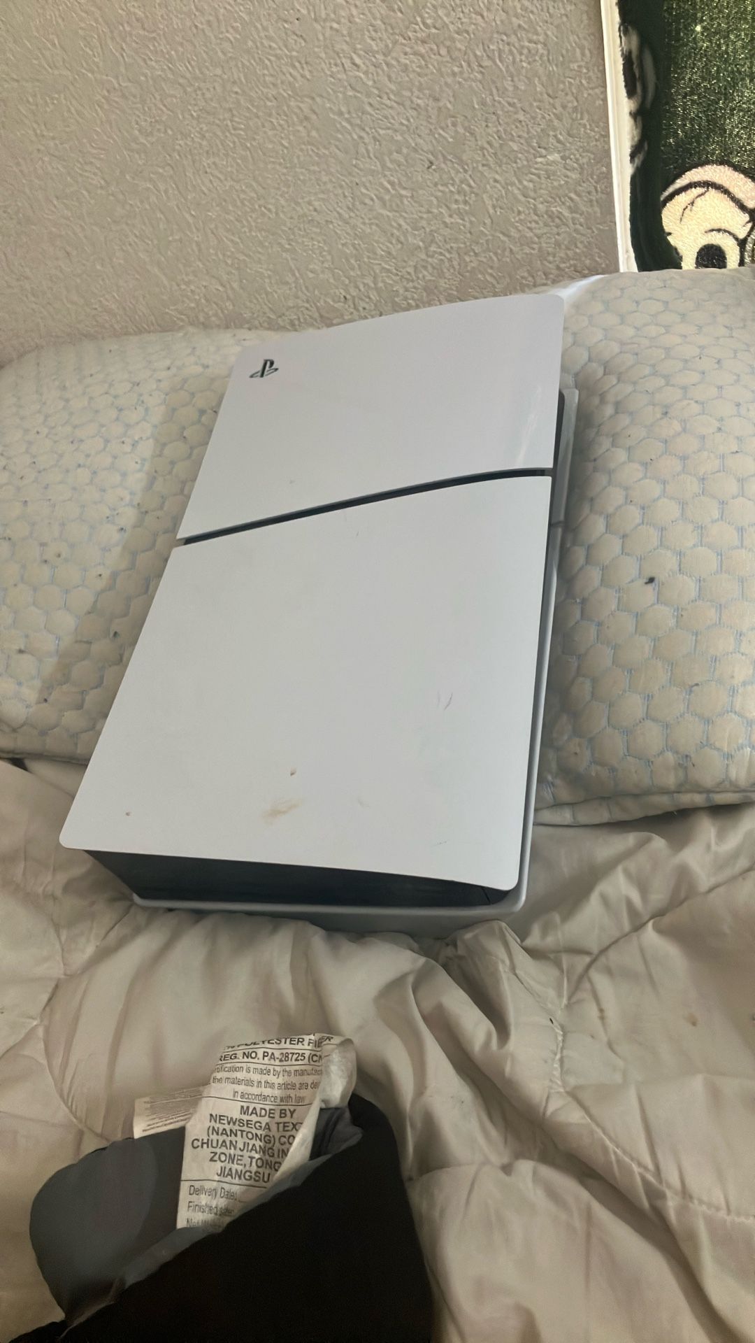 PlayStation five brand new works, comes with a controller No Pickup