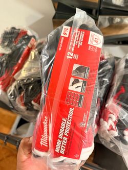 Milwaukee Nitrile Dip Work Gloves 12-Pack Size L and M $29 each package