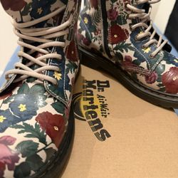 Authentic Dr. Martens boots Size 4Y $65