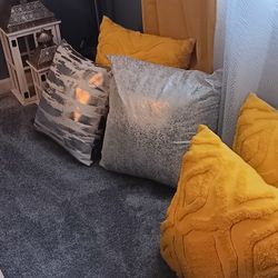 Siver&white Pillow Lot,8 Of Them Total