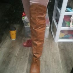 Size 7.5 Tall Boots/Botas Altas 7.5