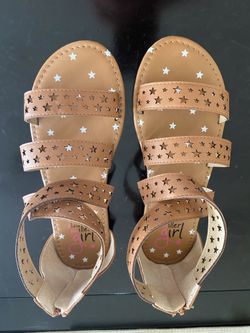 Girls shoes and shorts