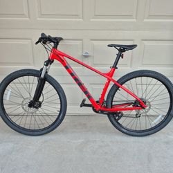 TREK MARLIN 6 MOUNTAIN BIKE, 29ER (LARGE FRAME)