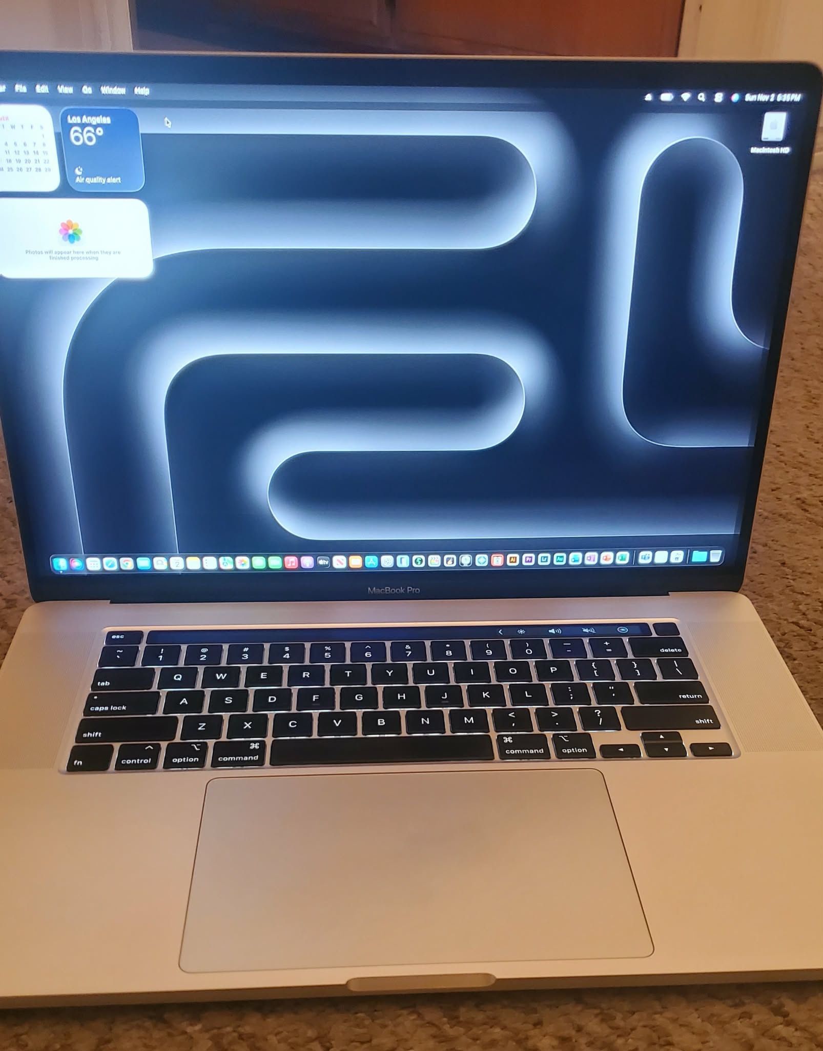 16”Macbook Pro Retina With Touchbar/Logic Pro X/Final Cut Pro/Serato DJ Pro
