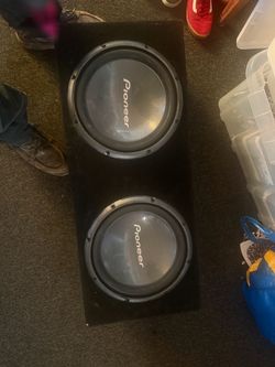 Pioneer sub with box