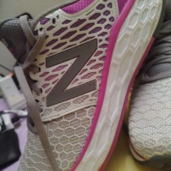 New Balance Women's Size 9.5B Pure Foam Vongo 3