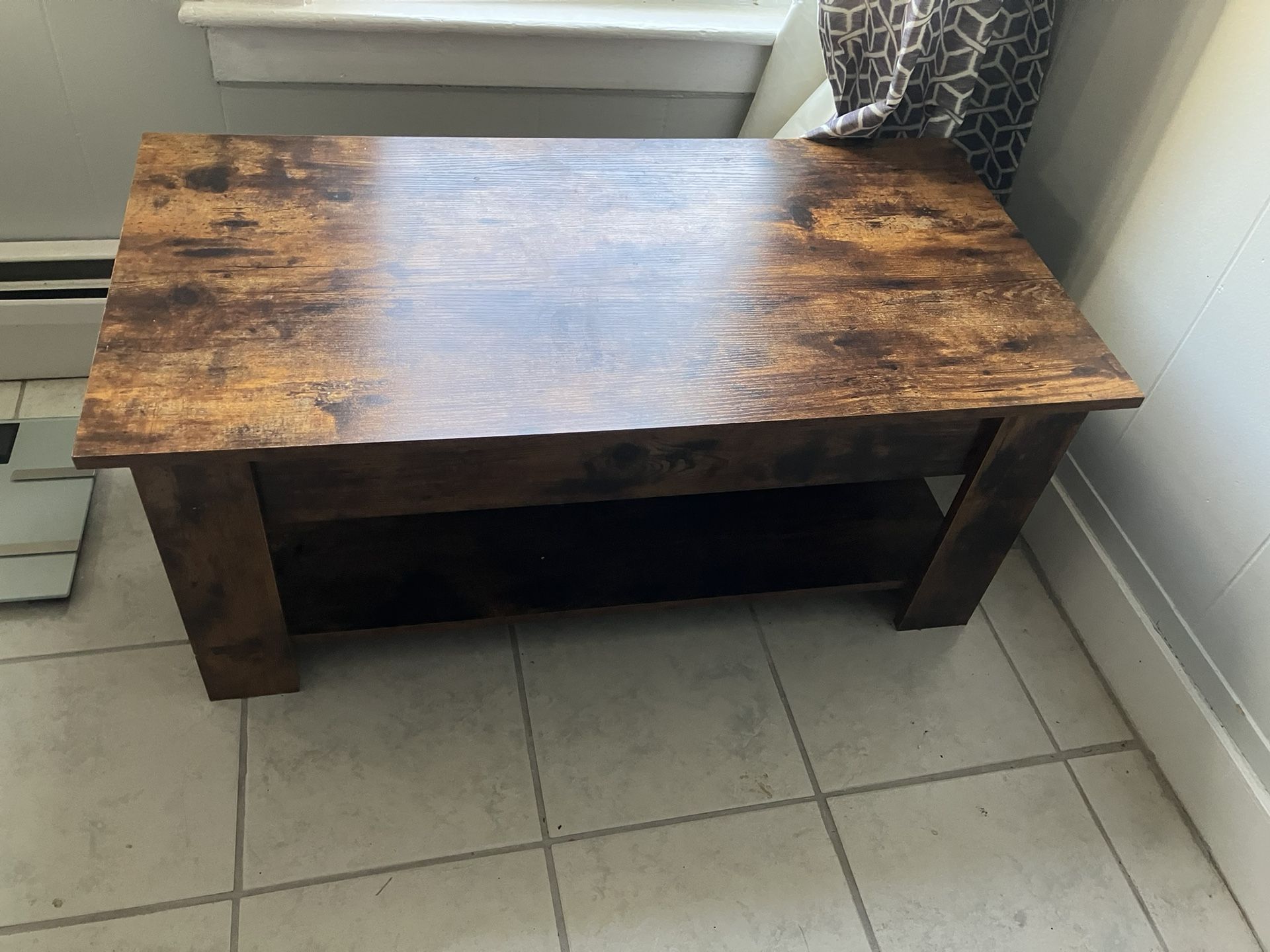 Coffee Table - Fold Out In Great Condition 