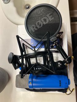 Rode NT1 microphone