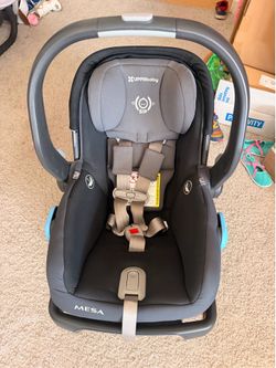 Uppababy Cruz stroller + mesa car seat + piggyback ride-along board