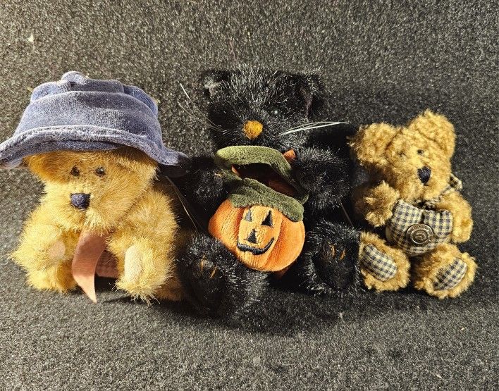 3 VNTG Boyds Bears-Carley Bearsworth, Pepper Scaredycat, Buffalo Check Bow Tie