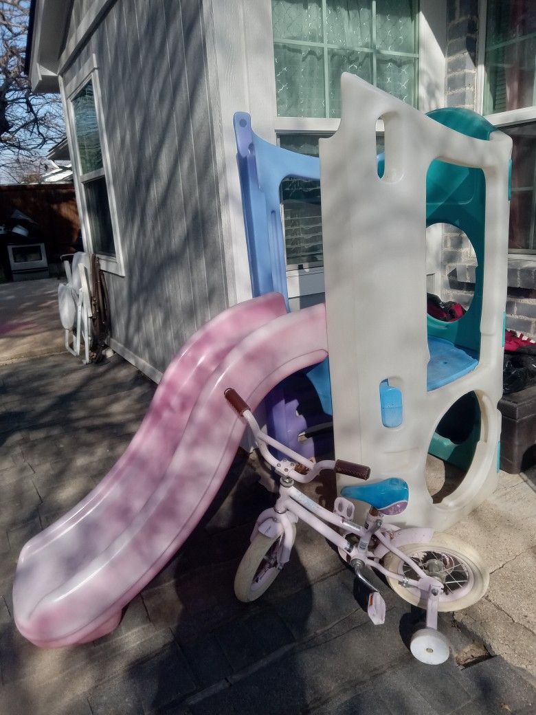 Casita Con Resvaladilla Muy Buenas Condiciones