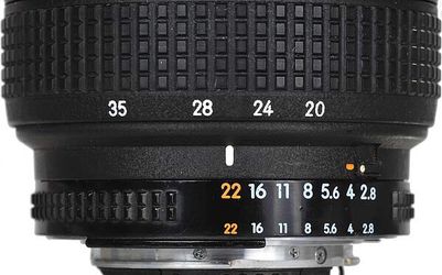 NIKON NIKKOR 20-35MM F/2.8 D IF AUTOFOCUS LENS like new.