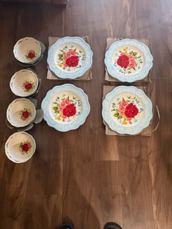 Pioneer Woman Floral Dinnerware Set