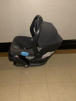 UPPAbaby Mesa baby seat. In very good conditions. Brand new it goes for $349. Beautiful color and style. It expires on April 2029. It was given as a g
