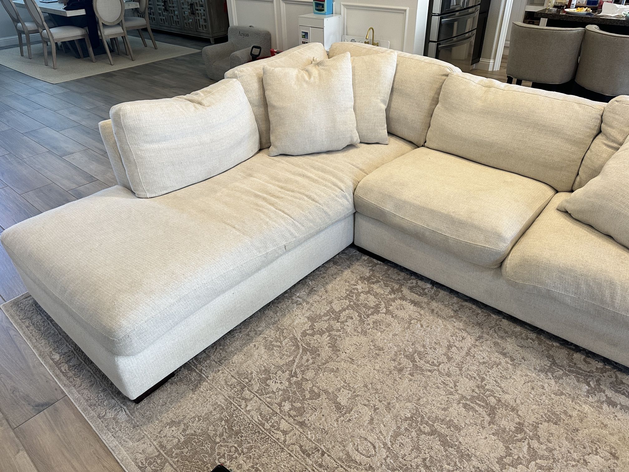 Zgallerie Couch