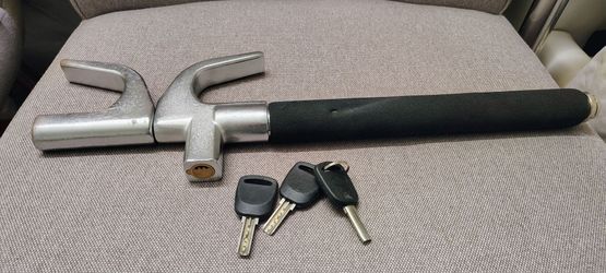 Universal Steering wheel lock with 3 keys & Safety hammer