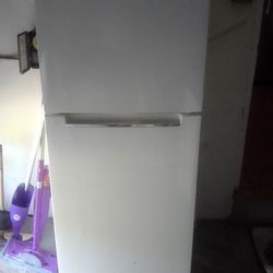 Magic Chef Refrigerator