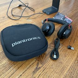 Plantronics Wireless Voyager Focus Headset 