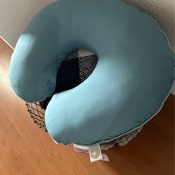 Boppy Pillow With Extra Cover 