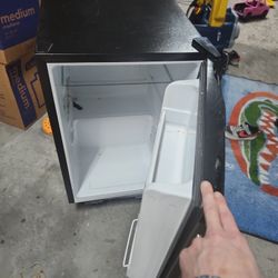 Hisense Mini Fridge